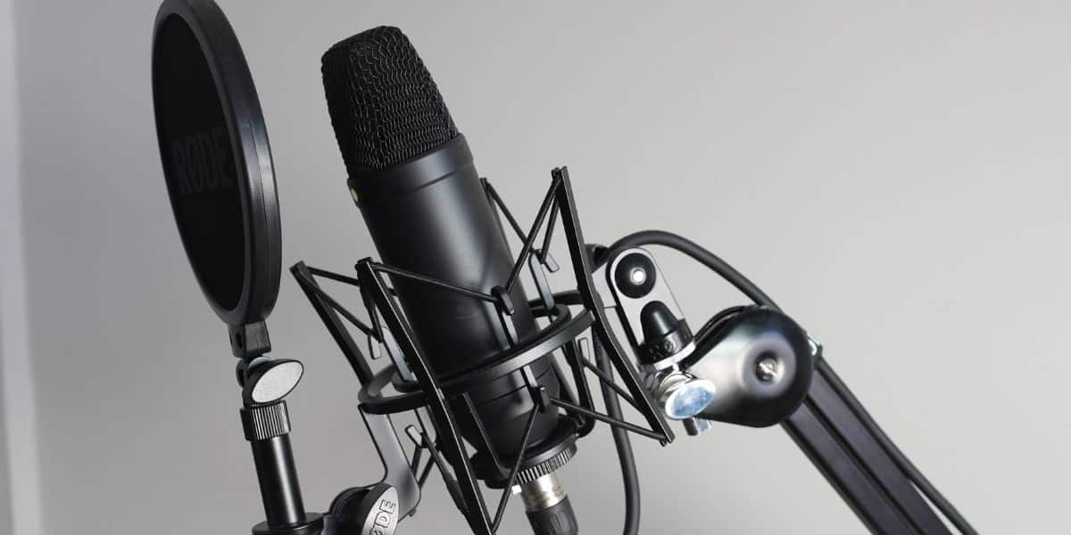 JokerToneCourse 6 factors for a stress free recording setup microphone